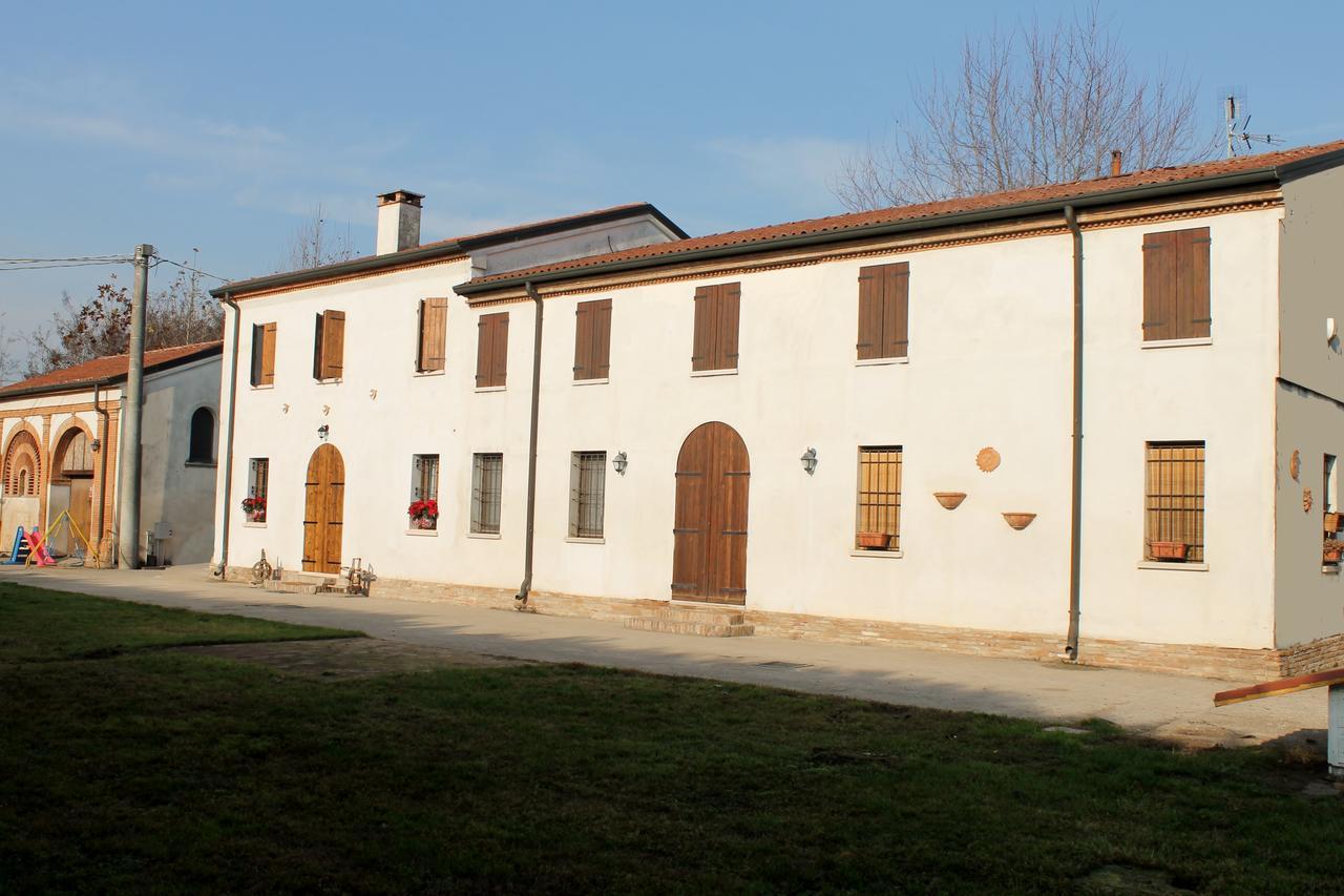 La Casa Delle Rondini Bed & Breakfast Roncoferraro Eksteriør bilde