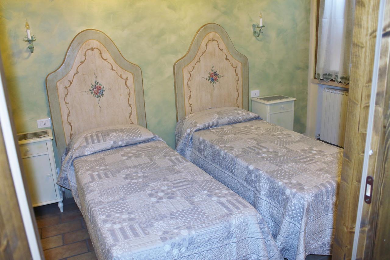 La Casa Delle Rondini Bed & Breakfast Roncoferraro Eksteriør bilde