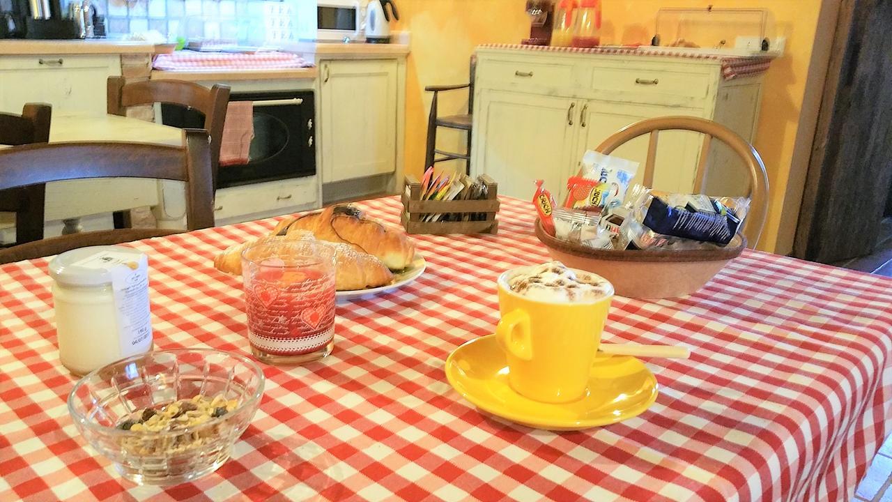 La Casa Delle Rondini Bed & Breakfast Roncoferraro Eksteriør bilde