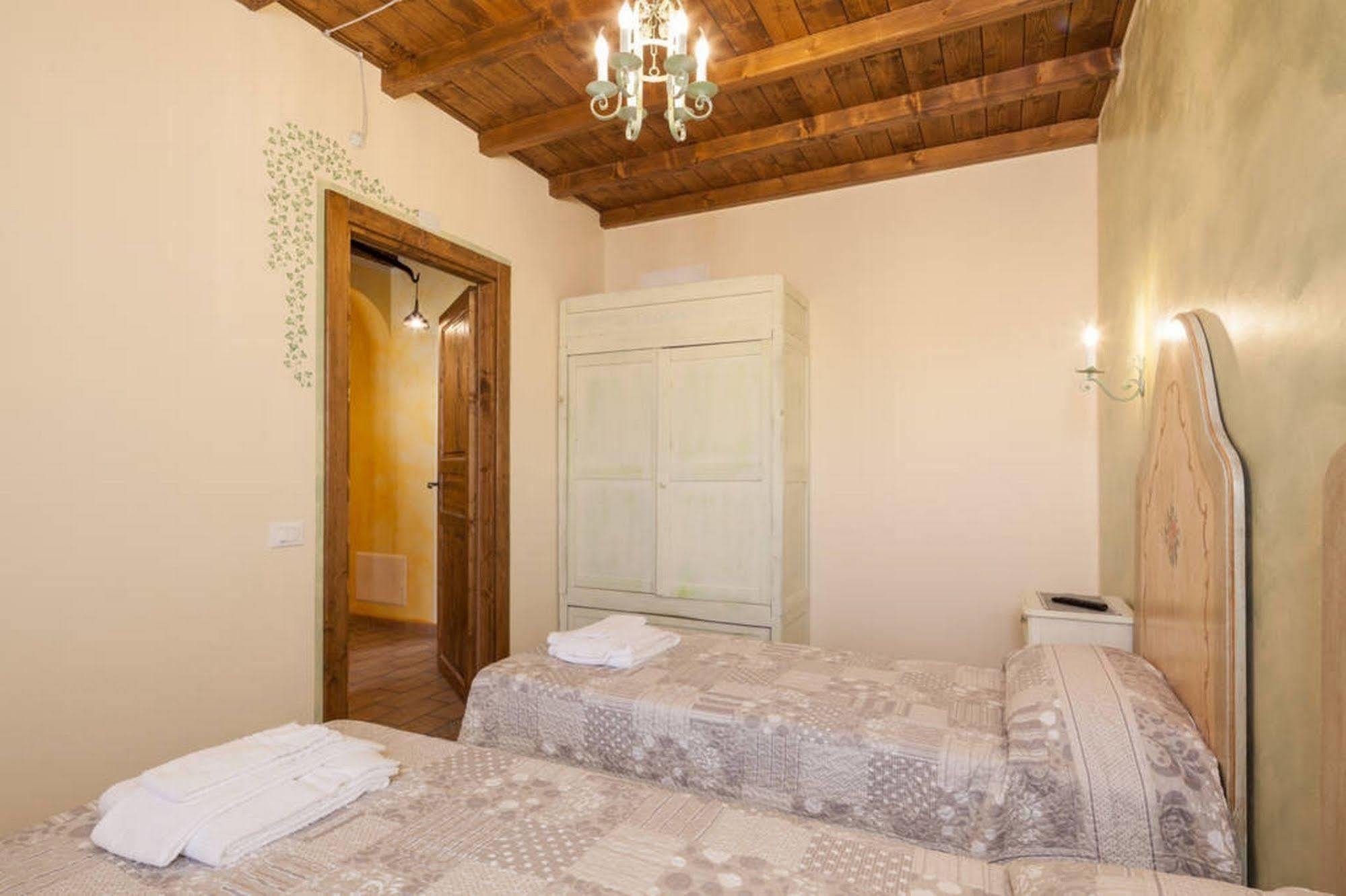 La Casa Delle Rondini Bed & Breakfast Roncoferraro Eksteriør bilde