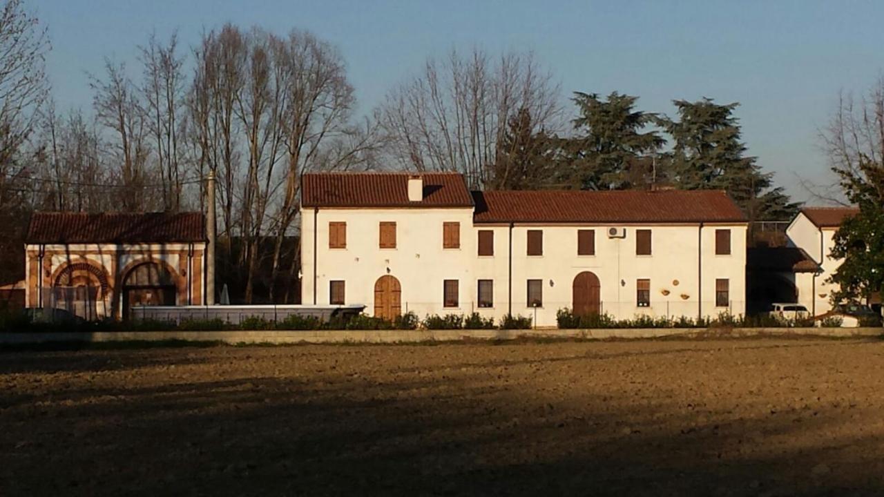 La Casa Delle Rondini Bed & Breakfast Roncoferraro Eksteriør bilde